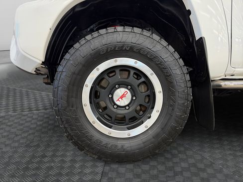 Used 2015 Toyota Tacoma TRD Pro image 29