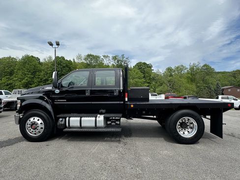 Used 2018 Ford F650 2WD Crew Cab Super Duty image 6