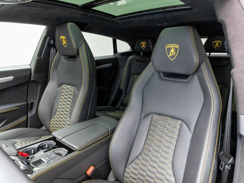 Used 2022 Lamborghini Urus image 70