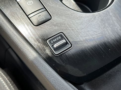 Used 2023 Nissan Rogue SV image 30