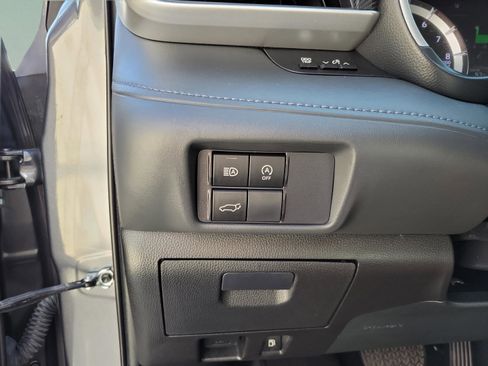 Used 2023 Toyota Highlander XSE FWD image 23