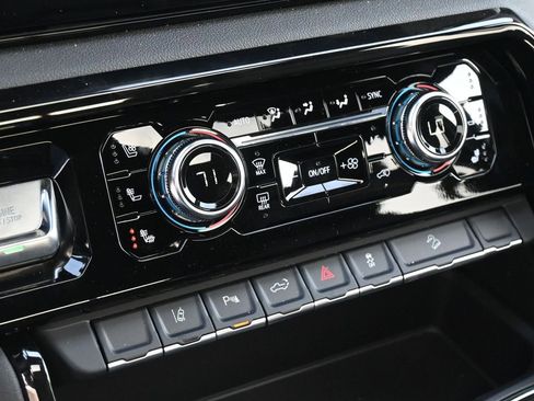 New 2026 GMC Sierra 2500 AT4 w/ AT4 Premium Plus Package image 24