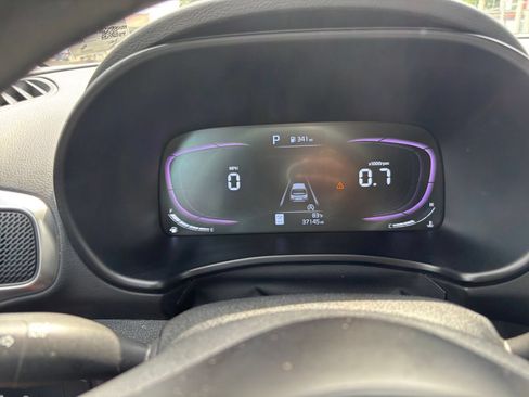 Used 2025 Kia Soul LX w/ LX Technology Package FWD image 39