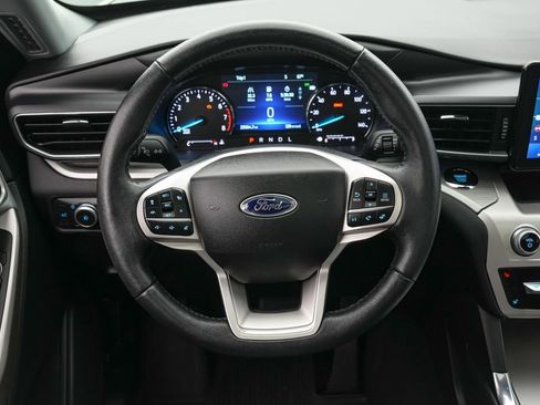Certified 2022 Ford Explorer XLT w/ Equipment Group 202A AWD/4WD image 14