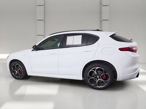 Used 2023 Alfa Romeo Stelvio Veloce AWD/4WD image 45