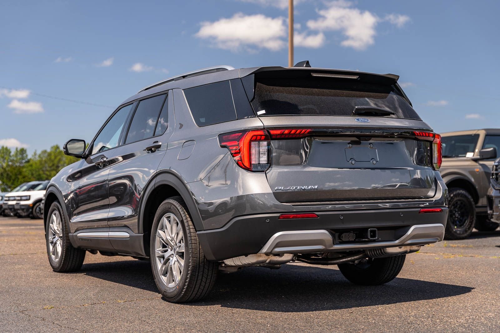 New 2026 Ford Explorer Platinum RWD image 3