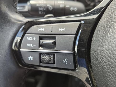 Certified 2025 Honda Pilot Touring image 24