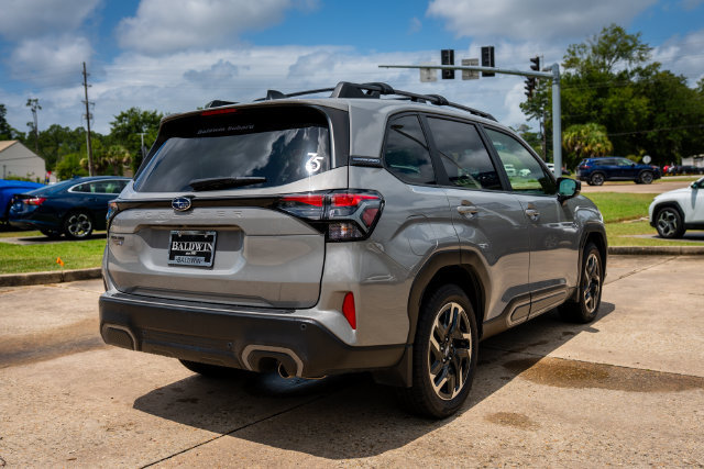 Used 2025 Subaru Forester Limited AWD/4WD image 4