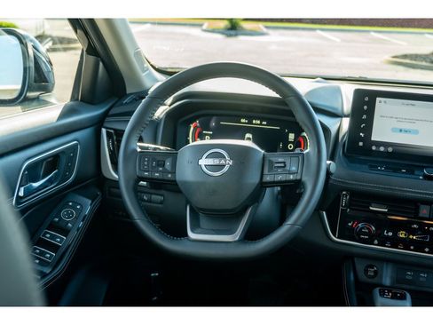 Used 2026 Nissan Rogue Platinum w/ Platinum Premium Package AWD/4WD image 21