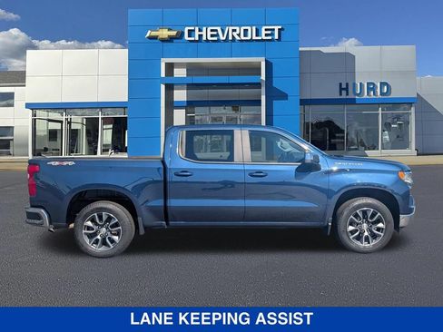 Used 2022 Chevrolet Silverado 1500 LT AWD/4WD image 3