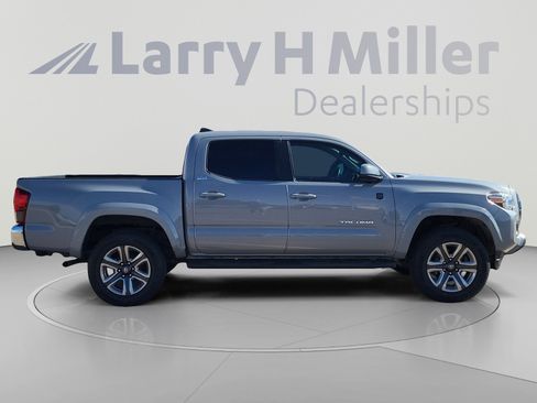Used 2019 Toyota Tacoma SR5 RWD image 6