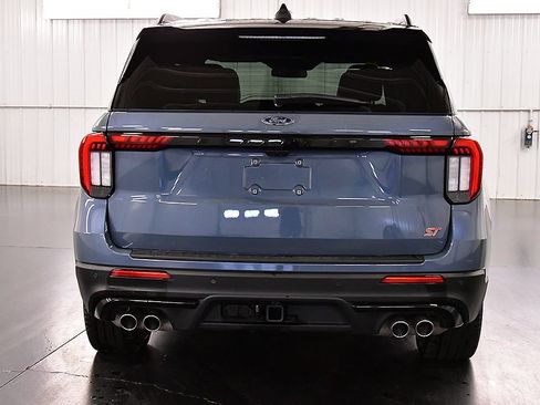 Used 2025 Ford Explorer ST AWD/4WD image 6