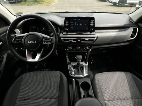 Used 2023 Kia Seltos LX AWD/4WD image 41