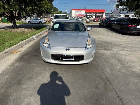 Used 2014 Nissan 370Z Coupe w/ Sport Package RWD image 5