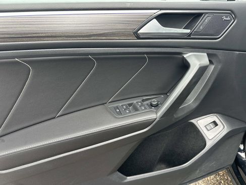 Used 2022 Volkswagen Tiguan SEL R-Line image 15