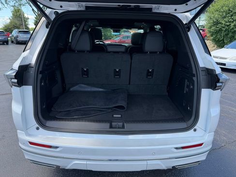 Certified 2025 Buick Enclave Avenir w/ Super Cruise Package AWD/4WD image 10