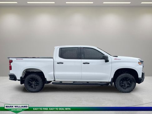 Used 2020 Chevrolet Silverado 1500 Custom Trail Boss w/ Custom Convenience Package AWD/4WD image 2