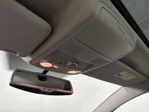 Used 2013 Volkswagen Passat 3.6 SE image 8