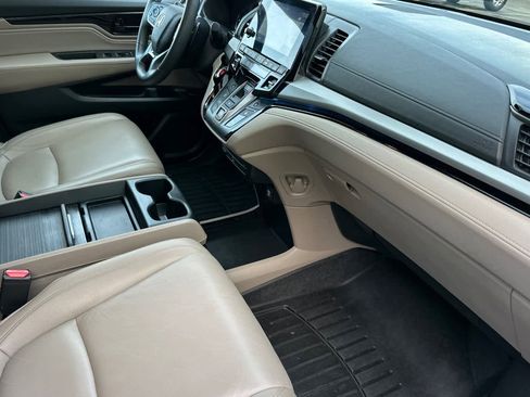 Used 2023 Honda Odyssey Touring image 18