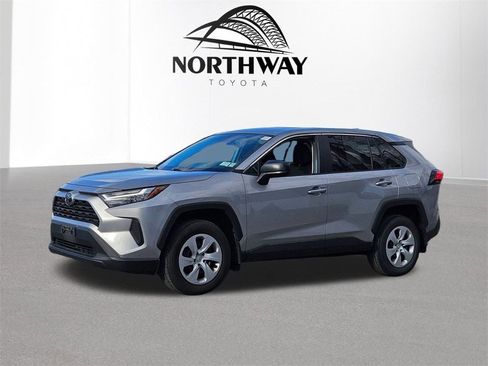 Used 2023 Toyota RAV4 LE image 8