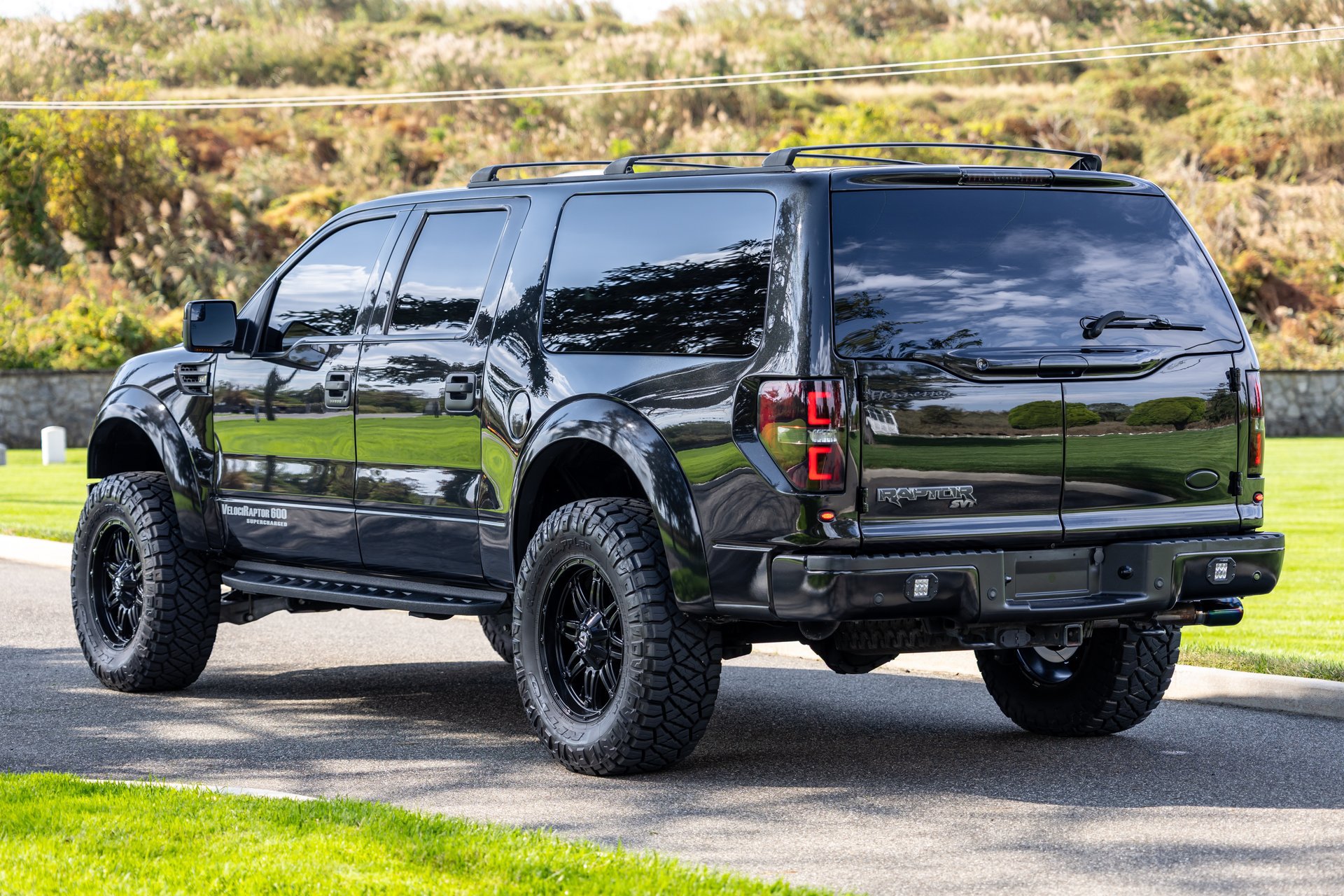 Used 2013 Ford F150 Raptor w/ Luxury Equipment Group AWD/4WD image 10