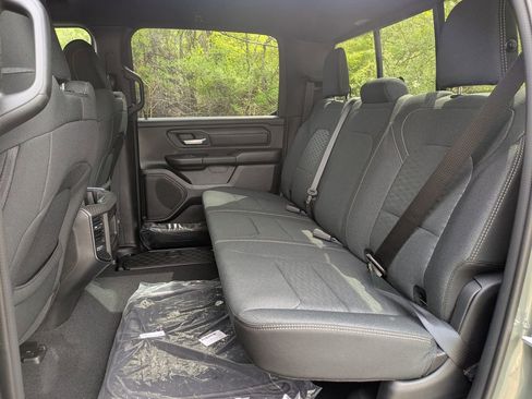 New 2026 RAM 1500 Express AWD/4WD image 22