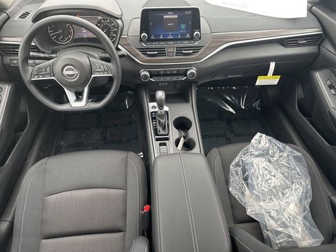 Certified 2025 Nissan Altima 2.5 SV image 21