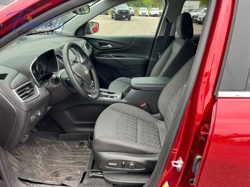 Certified 2024 Chevrolet Equinox LT w/ LPO, Floor Liner Package FWD image 2
