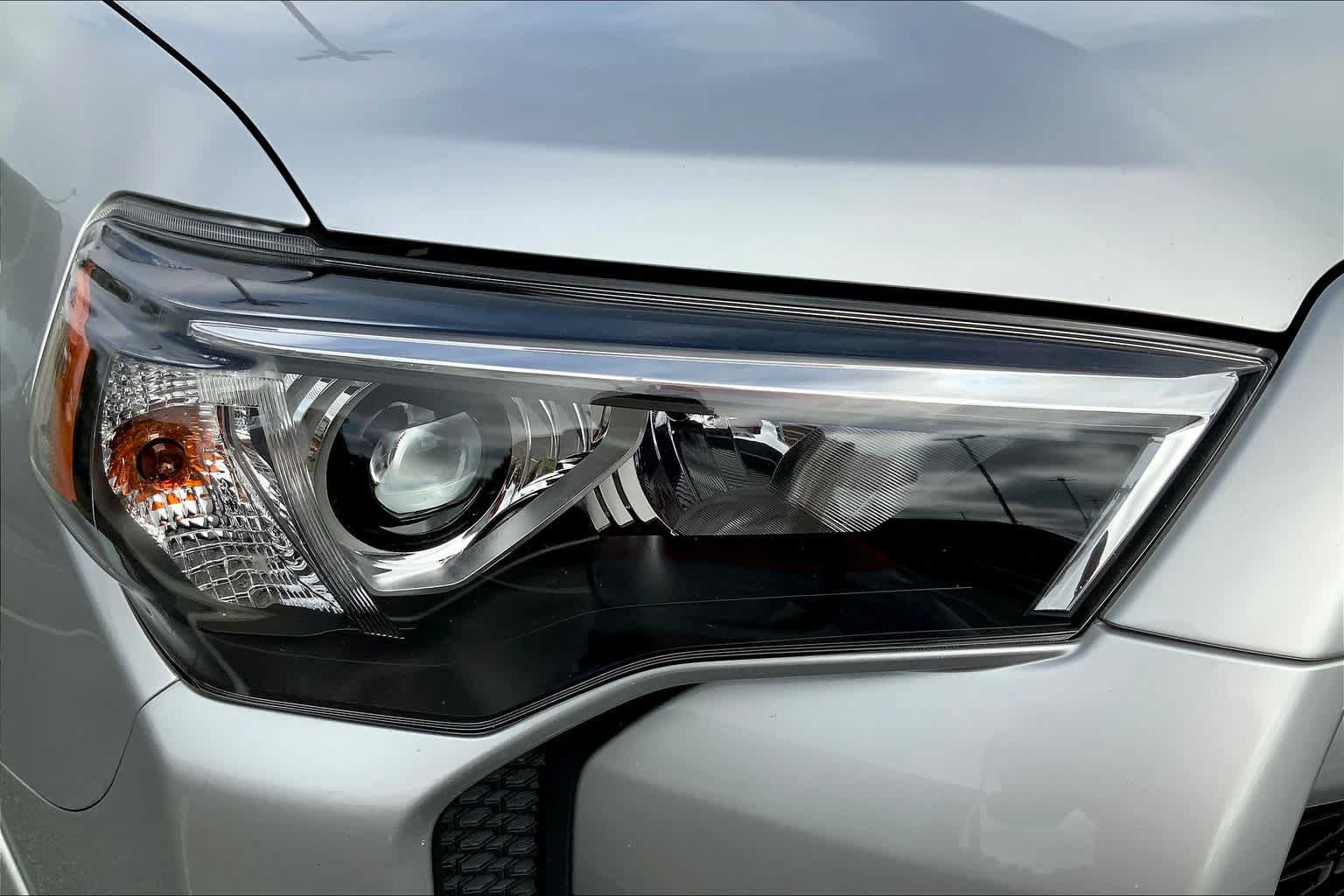 Used 2021 Toyota 4Runner TRD Off-Road AWD/4WD image 26