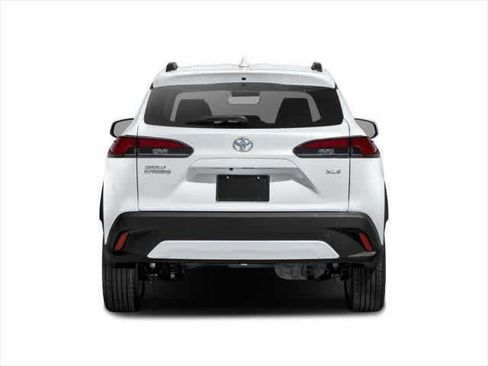 Used 2025 Toyota Corolla Cross XLE AWD/4WD image 5