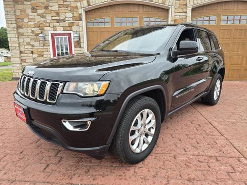 Used 2021 Jeep Grand Cherokee Laredo AWD/4WD image 7