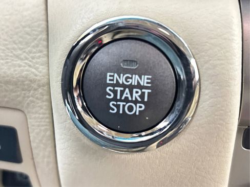 Used 2017 Lexus LS 460 F Sport image 38