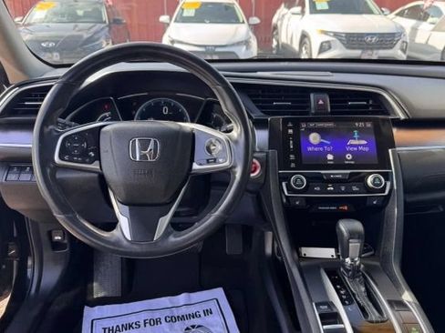 Used 2018 Honda Civic Touring image 9