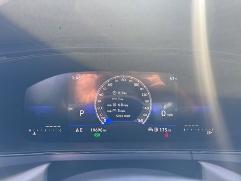 Used 2023 Volkswagen Taos SE w/ Panoramic Sunroof Package image 22