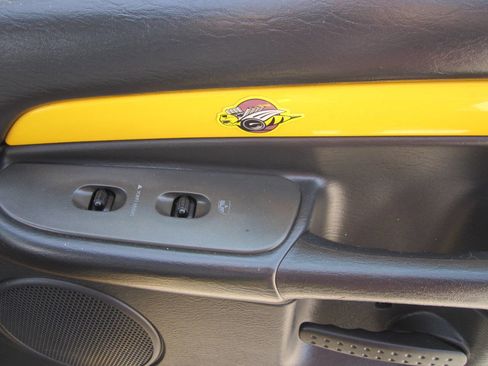 Used 2005 Dodge Ram 1500 Truck SLT w/ Rumblebee Group image 15