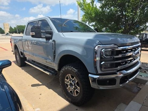 Used 2025 Ford F250 Lariat w/ FX4 Off-Road Package AWD/4WD image 3