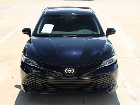 Used 2020 Toyota Camry LE FWD image 22