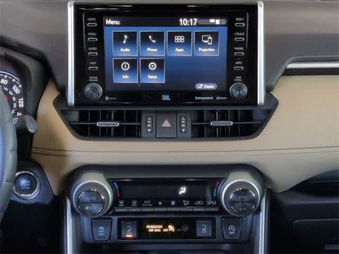 Used 2021 Toyota RAV4 XLE Premium image 29