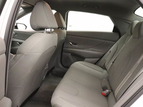 Used 2024 Hyundai Elantra SEL FWD image 16