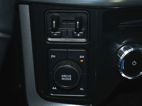 Used 2023 Ford F150 Lariat w/ Equipment Group 502A High image 32