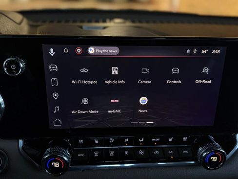 Used 2023 GMC Canyon Denali w/ Denali Black Edition image 31