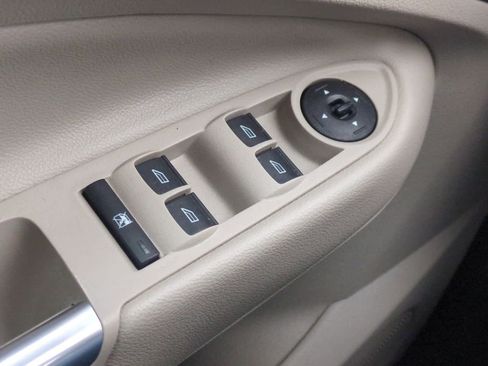 Used 2013 Ford Escape SE image 29