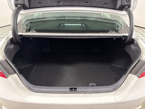 Used 2023 Toyota Camry SE image 18