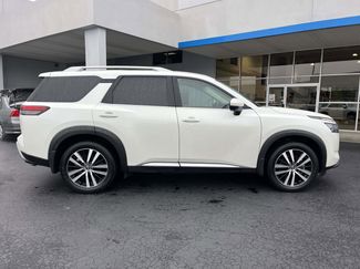 Used 2024 Nissan Pathfinder Platinum w/ Cargo Package FWD video 2