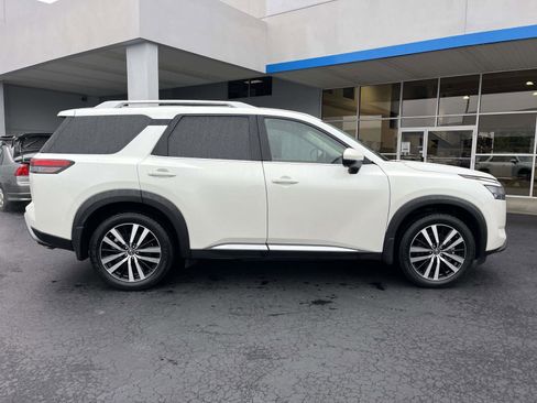 Used 2024 Nissan Pathfinder Platinum w/ Cargo Package FWD image 2