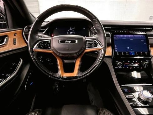 Used 2022 Jeep Grand Cherokee Summit AWD/4WD image 6