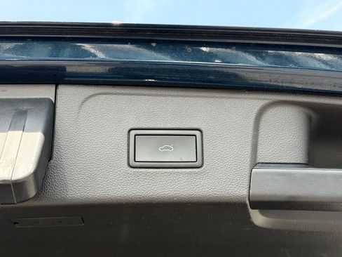 Used 2023 Volkswagen Atlas SEL AWD/4WD image 23