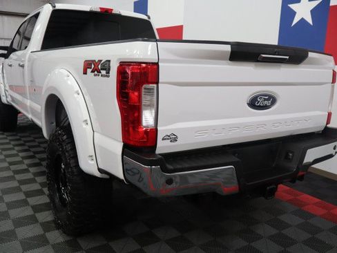 Used 2018 Ford F250 XLT w/ XLT Premium Package AWD/4WD image 12