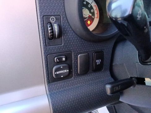 Used 2014 Toyota FJ Cruiser 4WD image 17