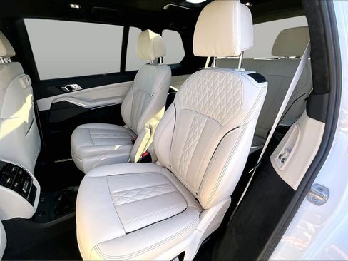 Used 2022 BMW X7 M50i AWD/4WD image 21